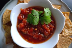 DIY Wednesday: Simple Salsa | Life Healthfully Lived 