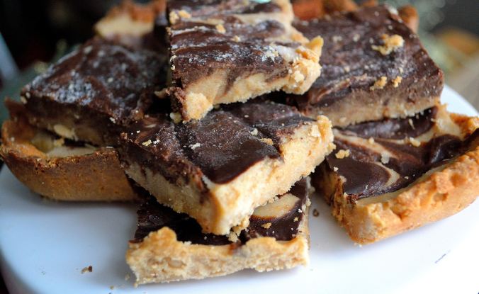 Salted Caramel Chocolate Swirl Cookie Bars | Life Healthfully Lived