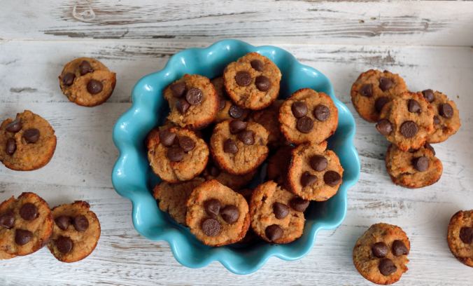 DIY Wednesday: Better For You Banana Chocolate Chip Mini Muffins