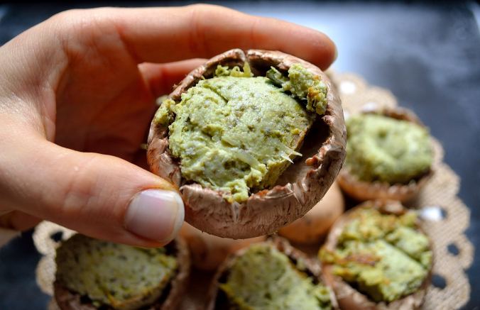 Spinach-Artichoke Stuffed Mushrooms | Life Healthfully Lived