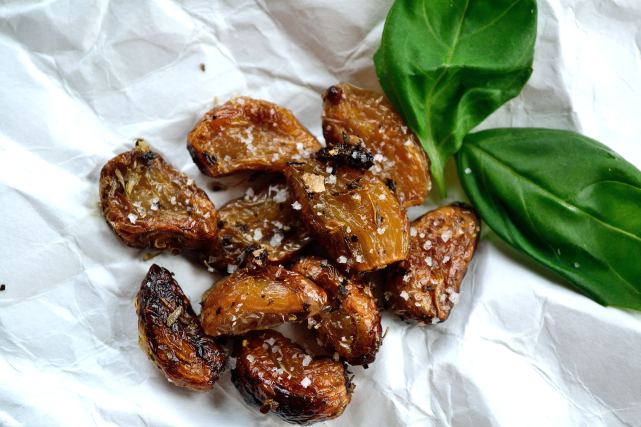 Salad Creations + Italian Roasted Garlic Cloves | Life Healthfully Lived