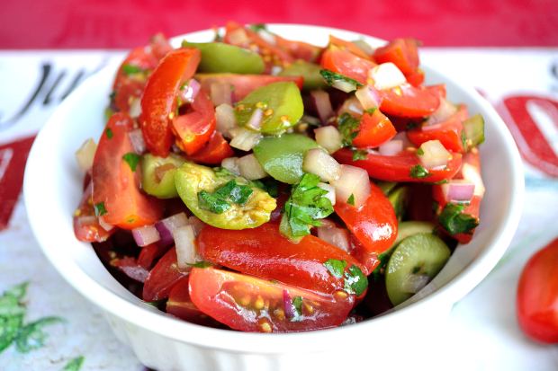 Olive & Tomato Salad | Life Healthfully Lived 