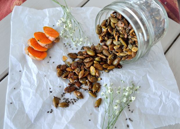 Turmeric Roasted Pumpkin Seeds | Life Healthfully Lived