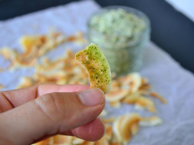Herb & Garlic Coconut Chips | Life Healthfully Lived